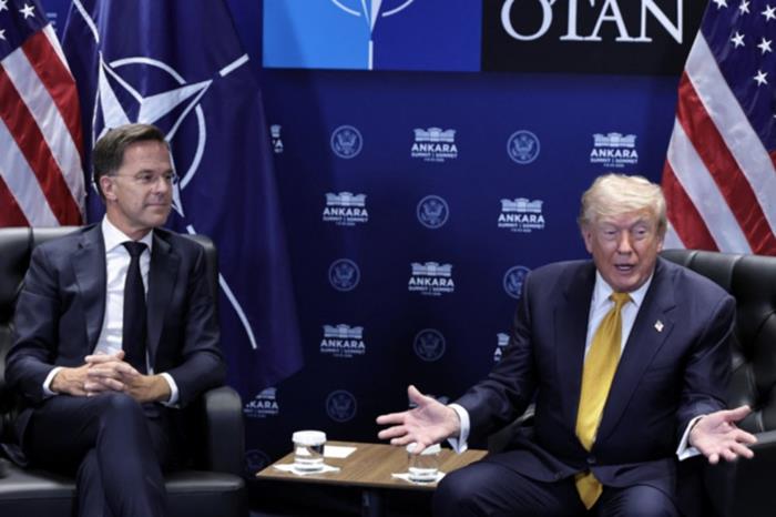 Ông Trump tuyên bố cắt đứt quan hệ thương mại với Tây Ban Nha