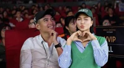 Bạn trai gọi H'Hen Niê là "báu vật", khen ngợi nàng Hậu hết lời