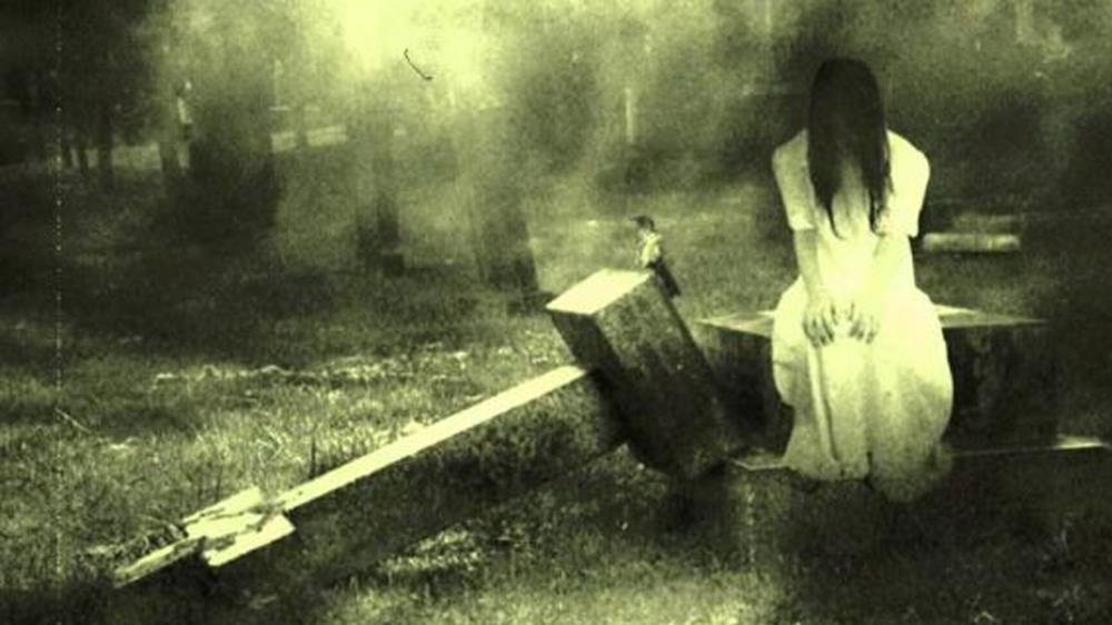 Ảnh ma kinh dị máu me