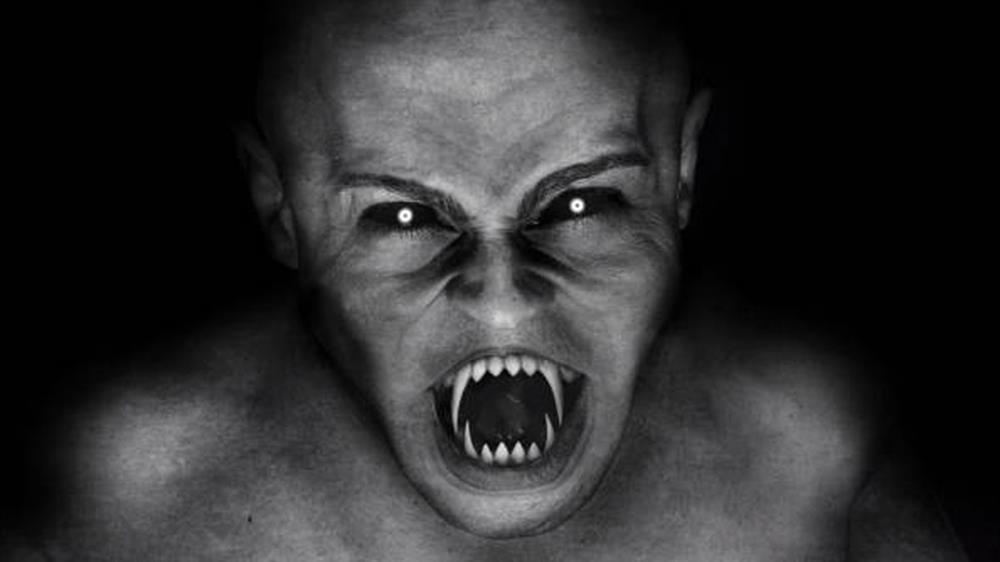 Ảnh ma cà rồng kinh dị đáng sợ