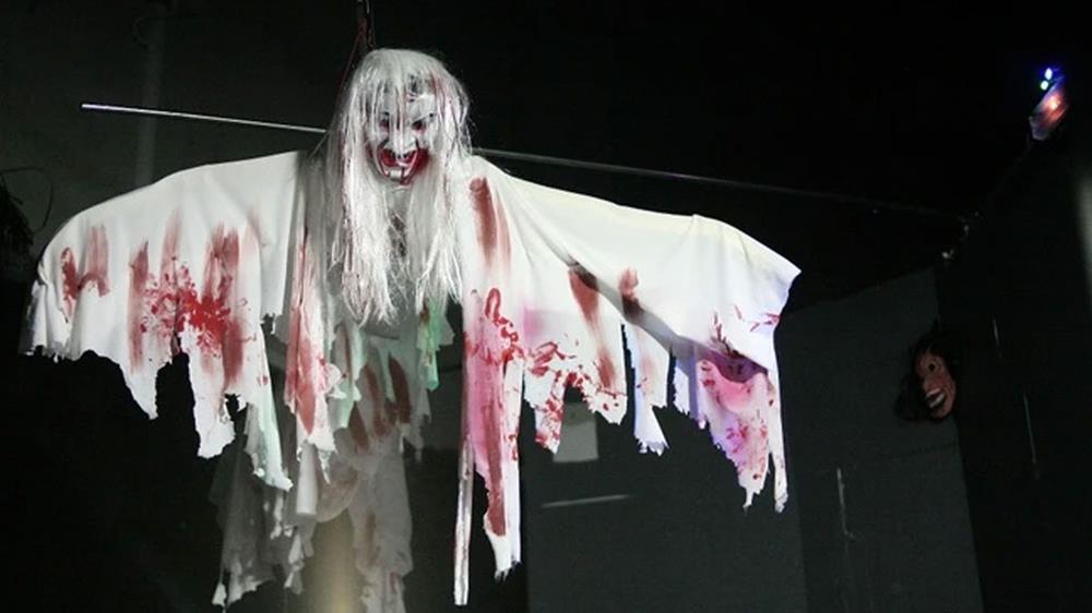 Ảnh ma kinh dị máu me