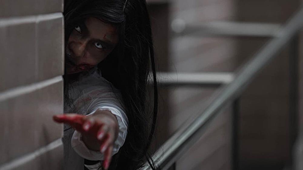 Ảnh ma kinh dị máu me